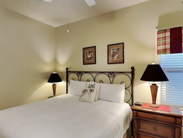 Destin Beach Vacation Condo Rental 4 bedrooms Sleeps 12